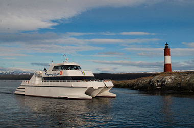 Navegación Faro Les Éclaireurs y Lobos Marinos | Ushuaia